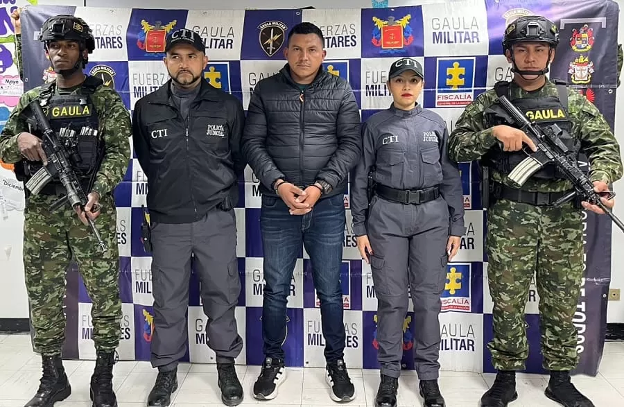 Ejército Nacional y Fiscalía General de la Nación capturan en Bogotá a traficante de armas