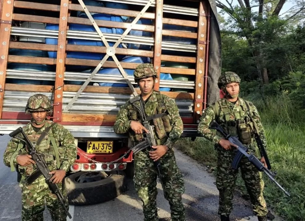 Dos capturados y 6700 galones de hidrocarburos incautados en operaciones militares en el sur del Cesar