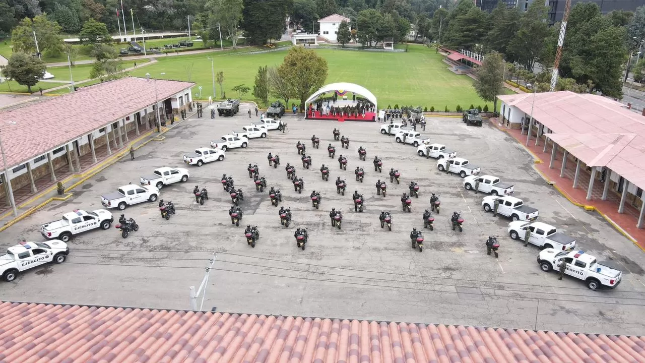 Brigada 13 fortalecerá la seguridad en Cundinamarca con nuevo parque  automotor entregado por la Gobernación