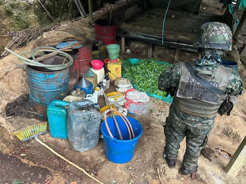 Ejército ubicó seis laboratorios de pasta base de coca del Clan del Golfo en Córdoba y Antioquia