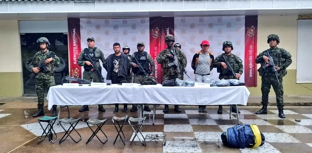 Ejército Nacional captura a dos integrantes del GAO-r Joaquín  González con abundante material de guerra
