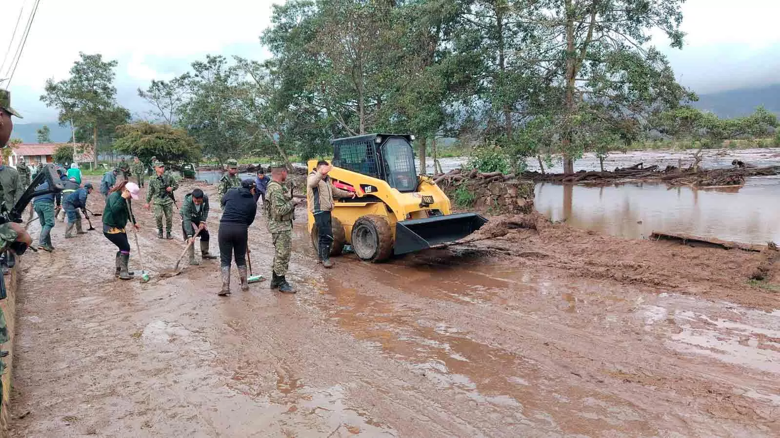 Ejército Nacional atiende emergencia invernal en Nariño