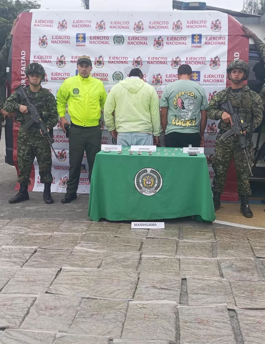En Caldas, el Ejército Nacional y la Policía incautan 50 kilogramos de marihuana y capturan a dos hombres al servicio del grupo delincuencial organizado La Cordillera