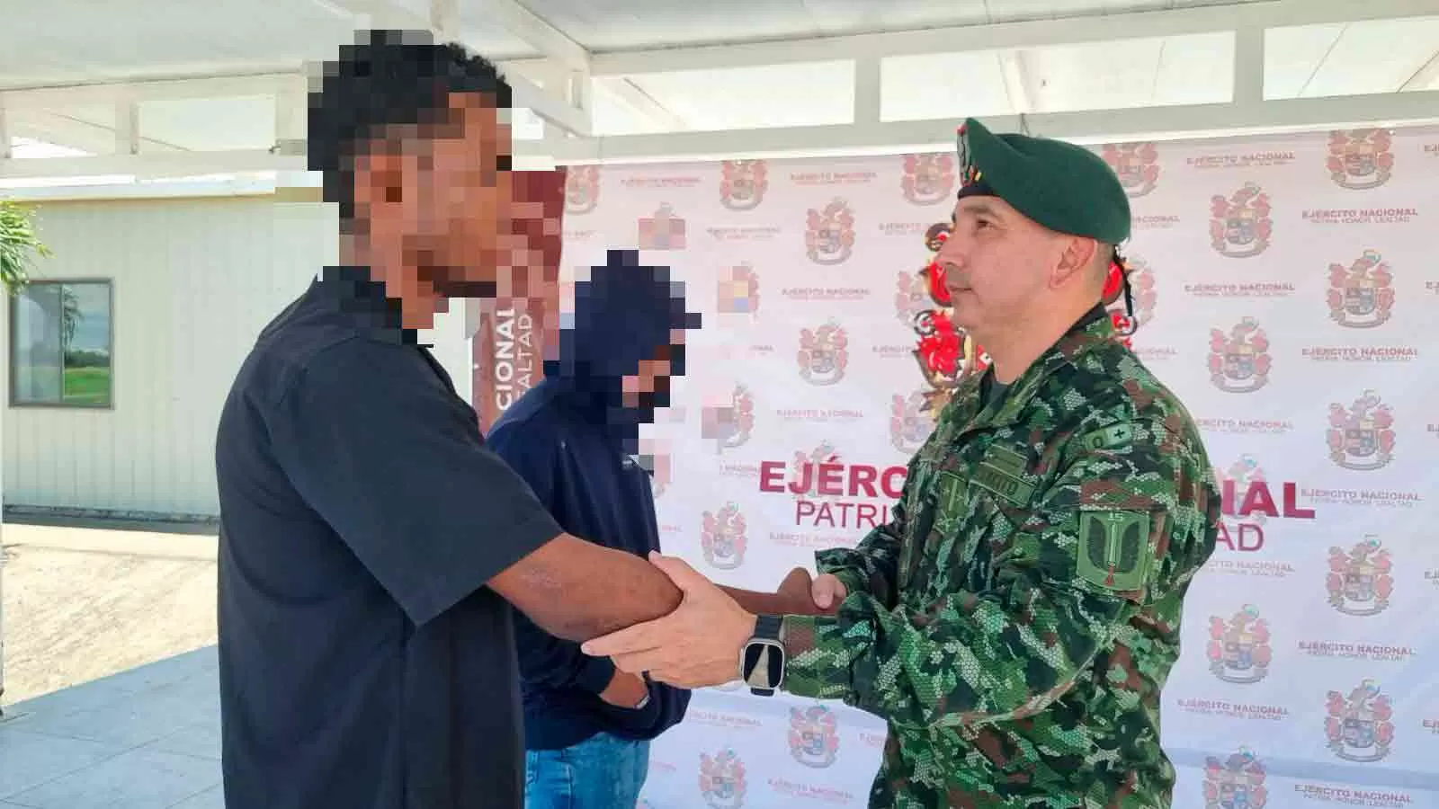 Dos jóvenes se entregan al Ejército Nacional, tras negarse a reclutar menores para la Segunda Marquetalia en Tumaco, Nariñ