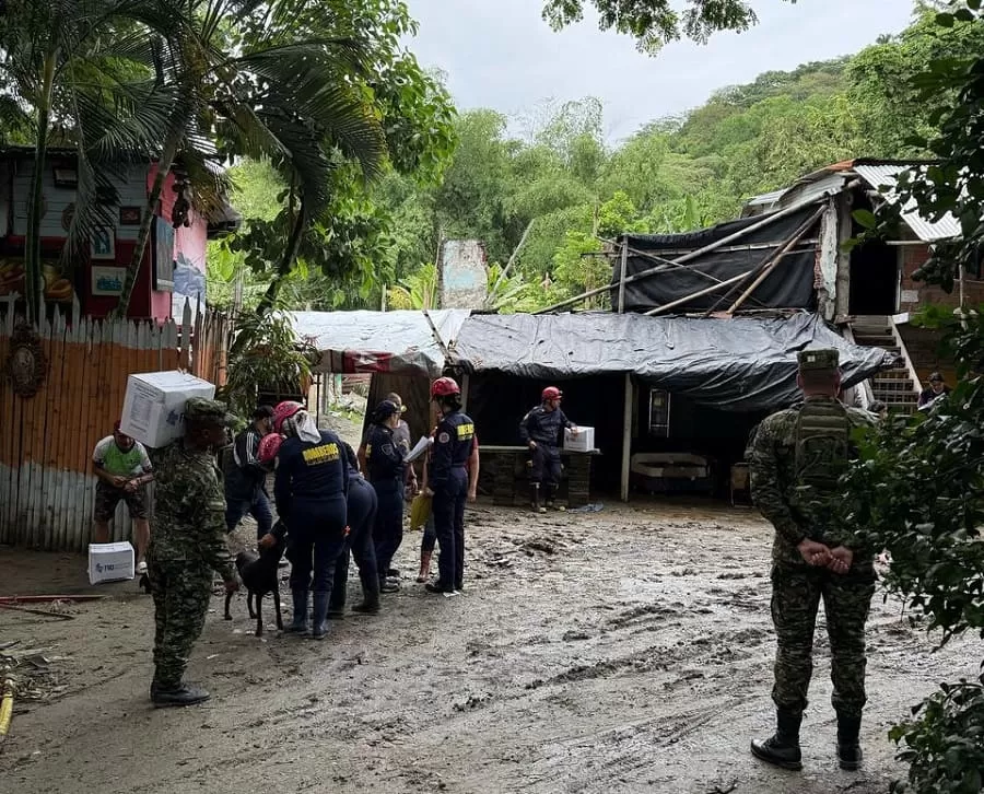 24/7 durante más de 90 horas: soldados del Ejército Nacional trabajan sin pausa para salvar vidas ante emergencia invernal en el Valle del Cauca
