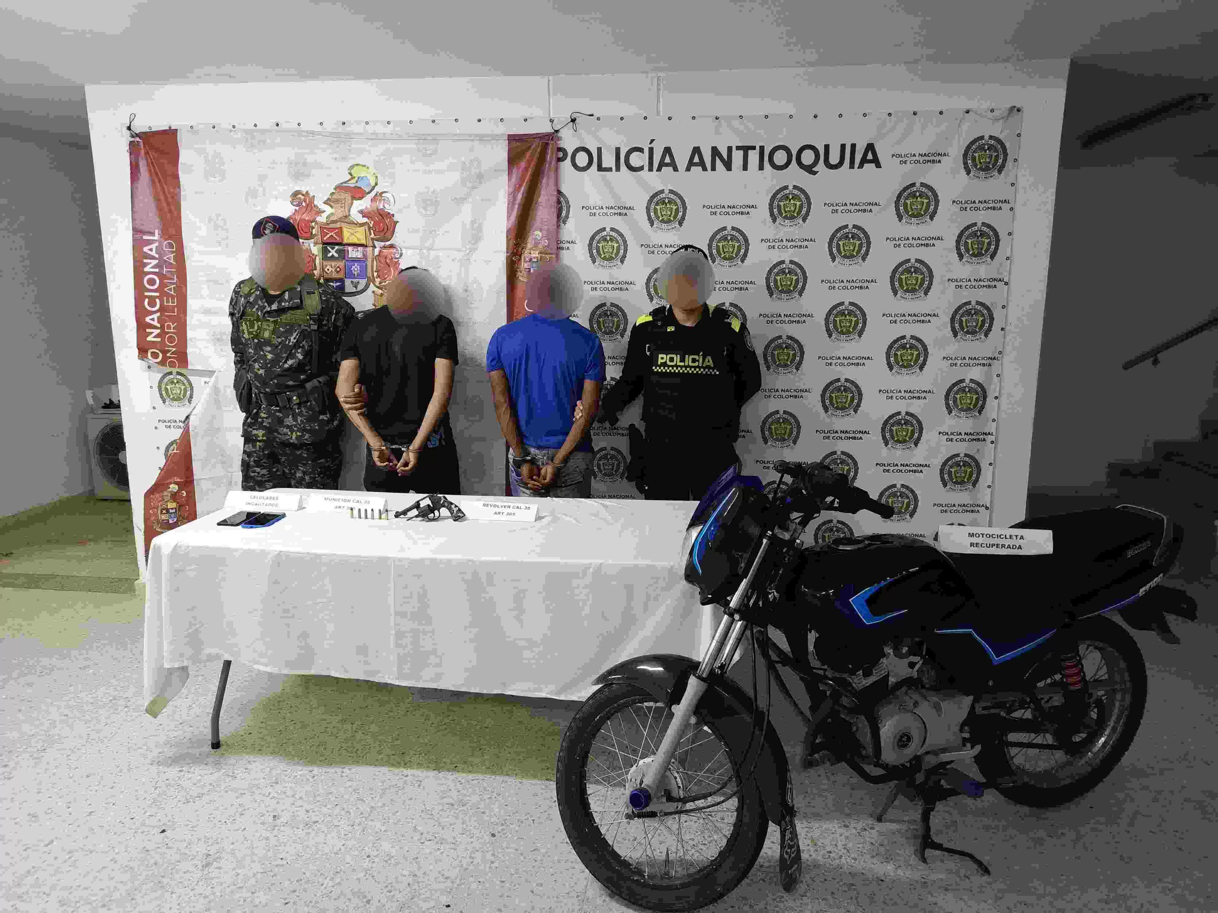 Capturados cuatro presuntos integrantes del Clan del Golfo en Cáceres y Caucasia, Antioquia: dos de ellos pretendían atentar contra la Fuerza Pública