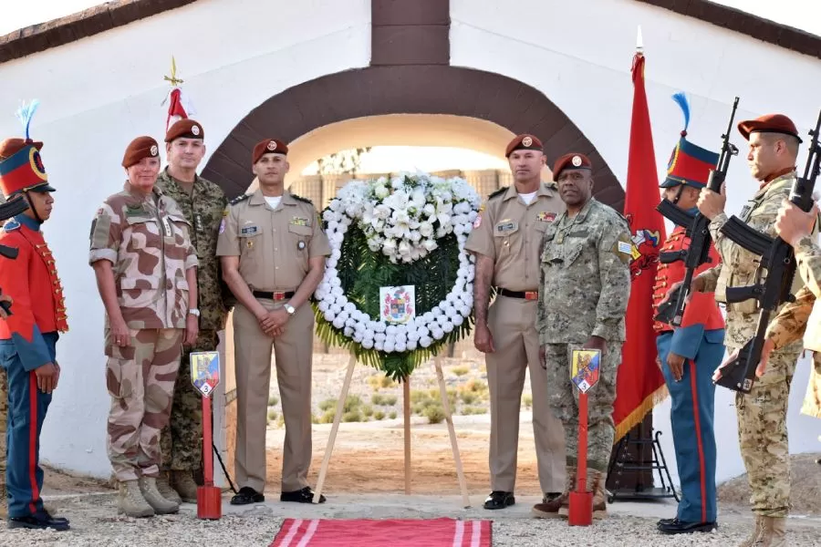 Ofrenda floral en conmemoración del Día del Ejército 7 de agosto