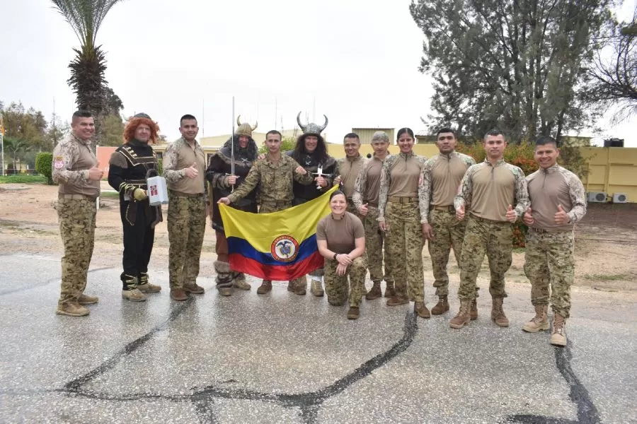 Participación del contingente colombiano en la marcha de Noruega
