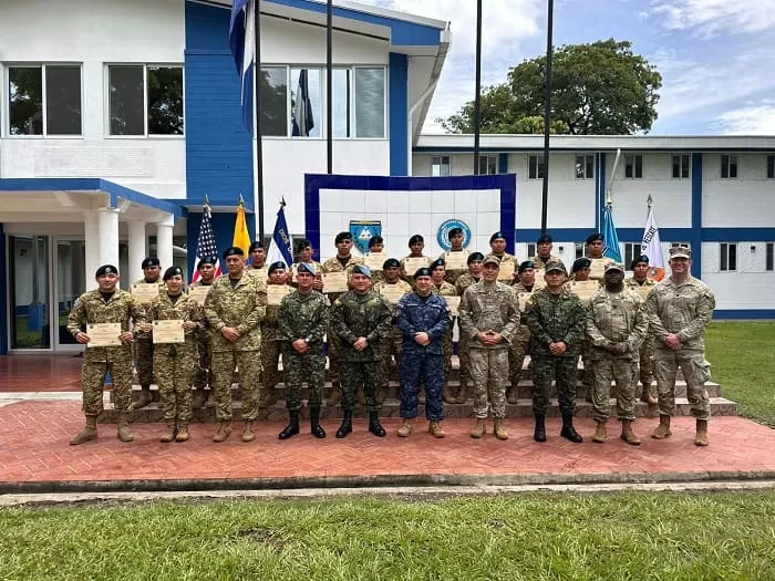 Un Grupo Móvil de Entrenamiento en Asuntos Civiles capacita en la República de El Salvador