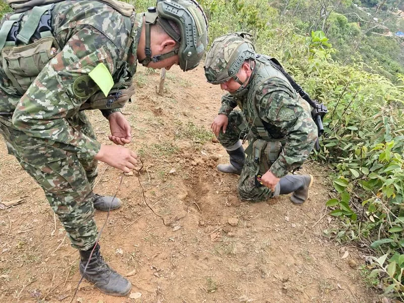 Tropas del Ejército Nacional sostienen combates contra la estructura residual Jaime Martínez en zona rural de Jamundí