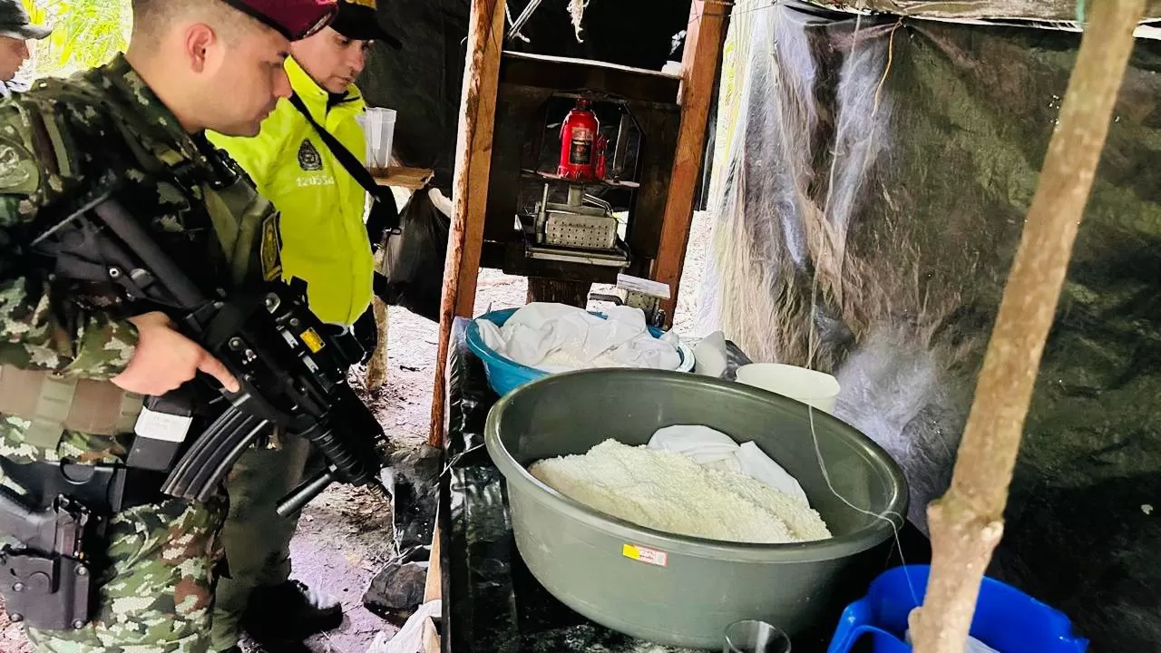 Duro golpe al narcotráfico en el Meta: desmantelado laboratorio con 450 kilos de cocaína lista para ser distribuida