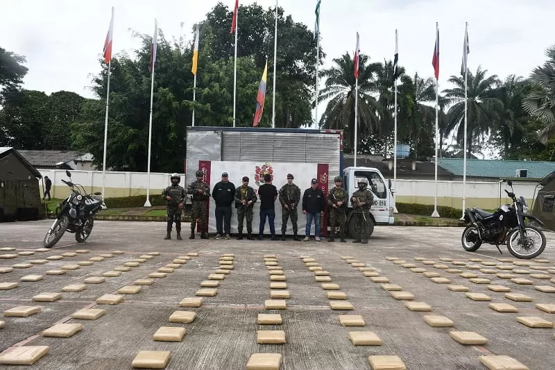Ejército Nacional asesta contundente golpe al narcotráfico con la incautación de cerca de tres toneladas de marihuana en vías entre el Huila y Caquetá