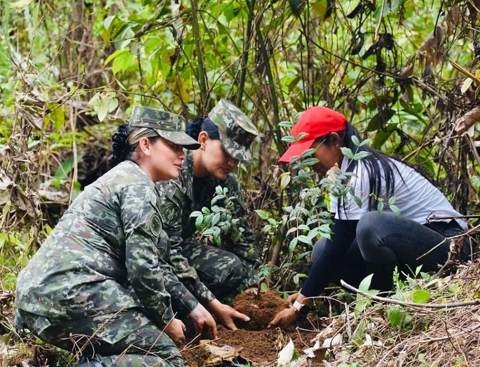 Ejército Nacional lidera siembra de 2000 plántulas en Mitú, Vaupés