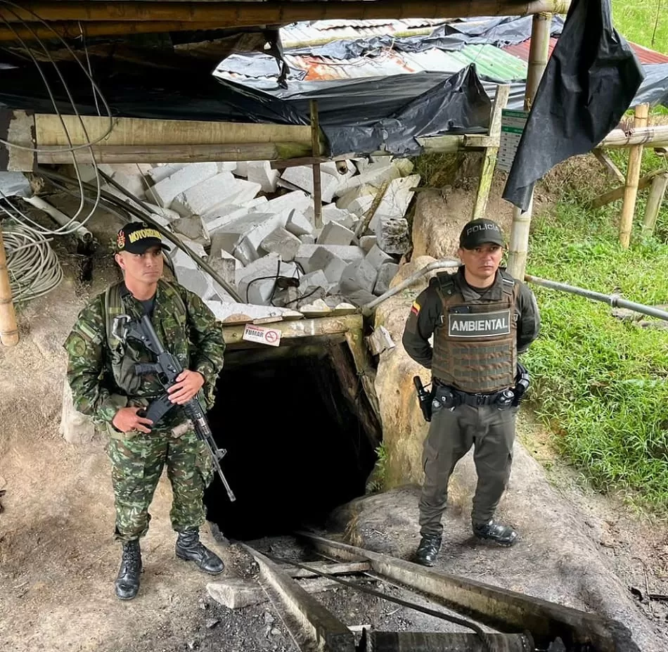 En Antioquia, operación militar en contra de la extracción ilícita de yacimientos mineros permitió la captura de siete personas y la incautación de maquinaria