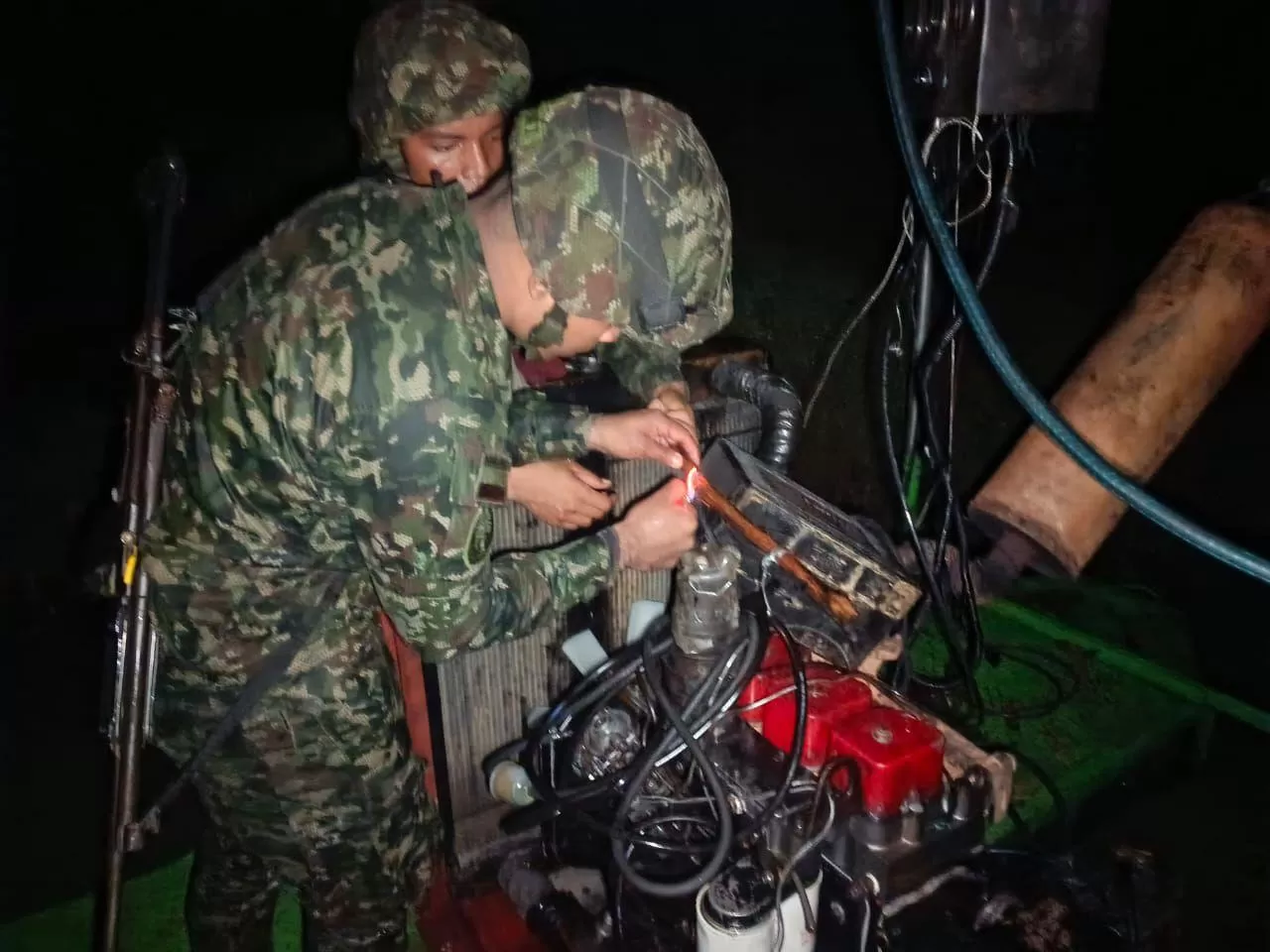 Ejército Nacional destruyó maquinaria utilizada para la explotación ilícita de yacimientos mineros en Puerto Libertador, Córdoba