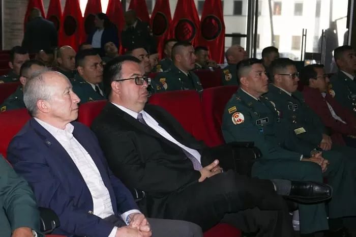 Escuela de Armas Combinadas fortalece la capacitación docente con seminario sobre Inteligencia Artificial