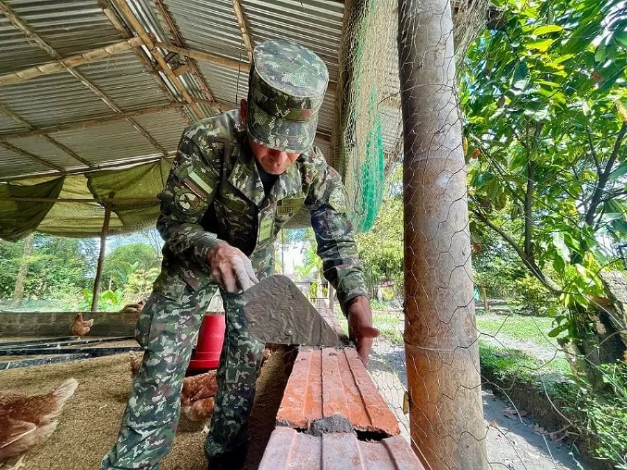 Ejército Nacional y sector privado apoyan la reconstrucción del proyecto productivo de mujeres víctimas del conflicto armado en Villavicencio