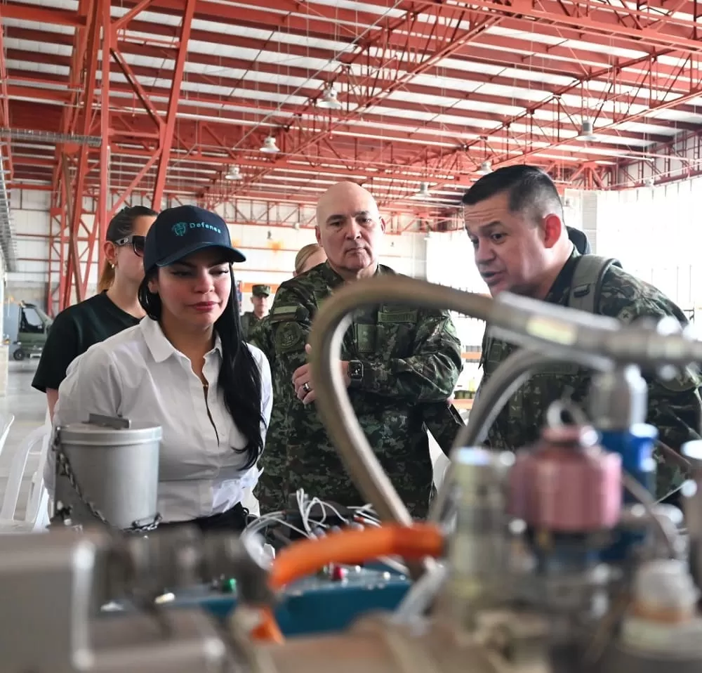 Viceministra para la Estrategia y Planeación conoció las capacidades de la Aviación del Ejército en Tolemaida
