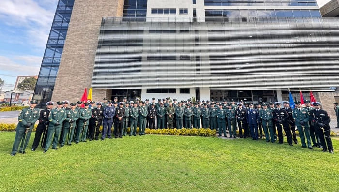 Suboficiales de alta jerarquía de las Fuerzas Militares y ejércitos amigos iniciaron capacitación conjunta en la Escuela de Armas Combinadas del Ejército