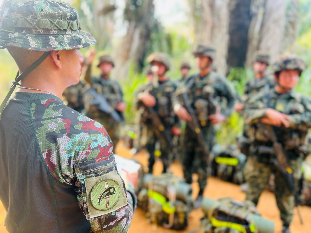 Entrenamiento de máxima exigencia en el Curso Avanzado de Combate