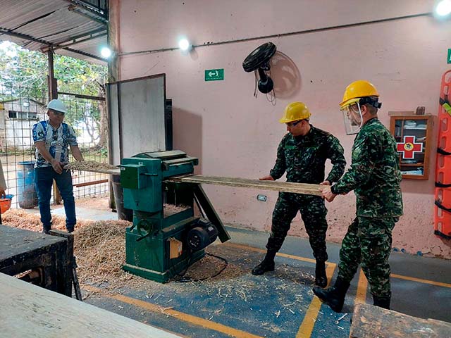 Ejército Nacional fortalece proyectos productivos para adultos mayores en Guaviare