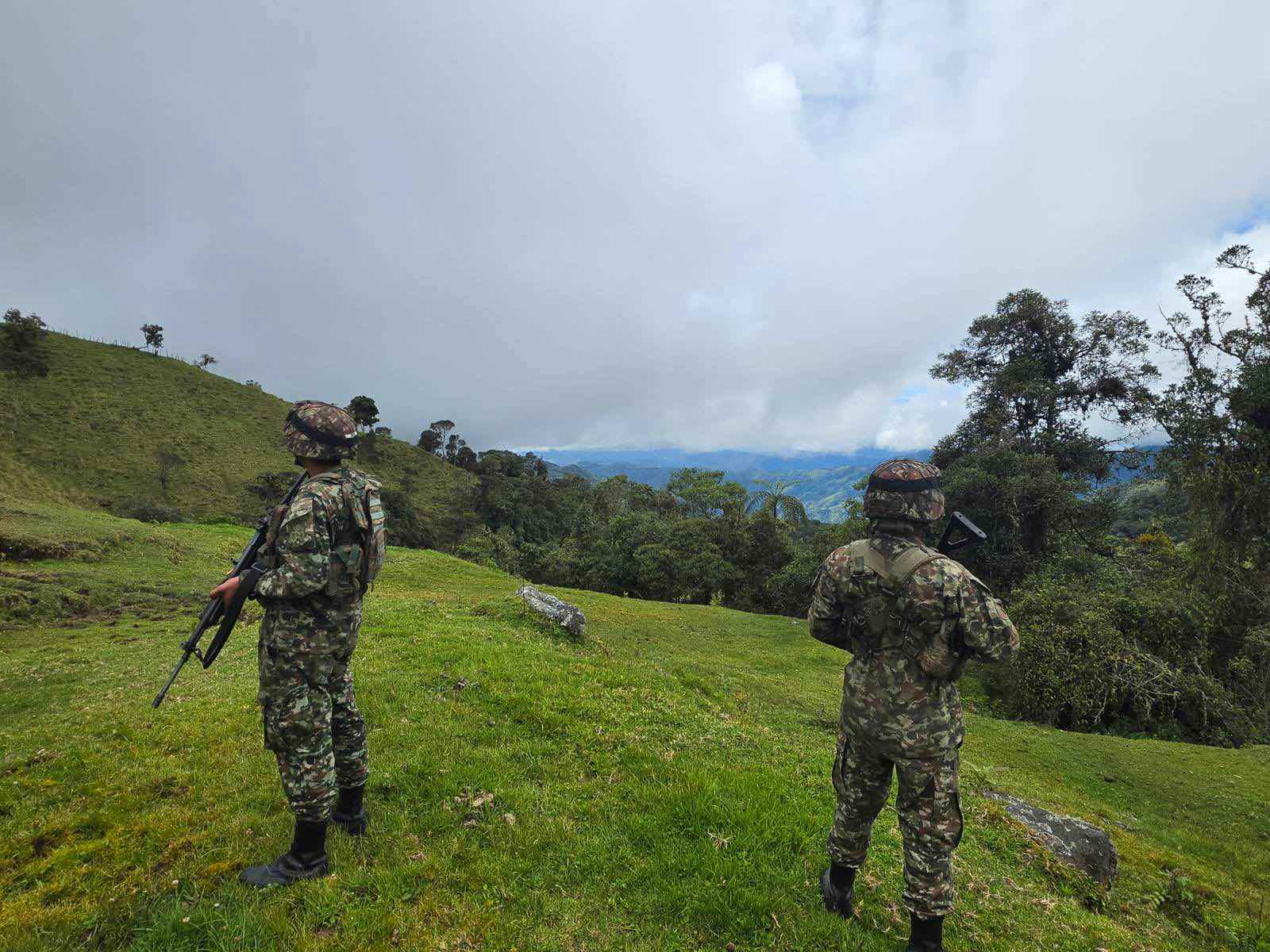 Soldados de la Sexta Brigada ya están desplegados en los puestos de votación en Tolima y La Dorada, Caldas