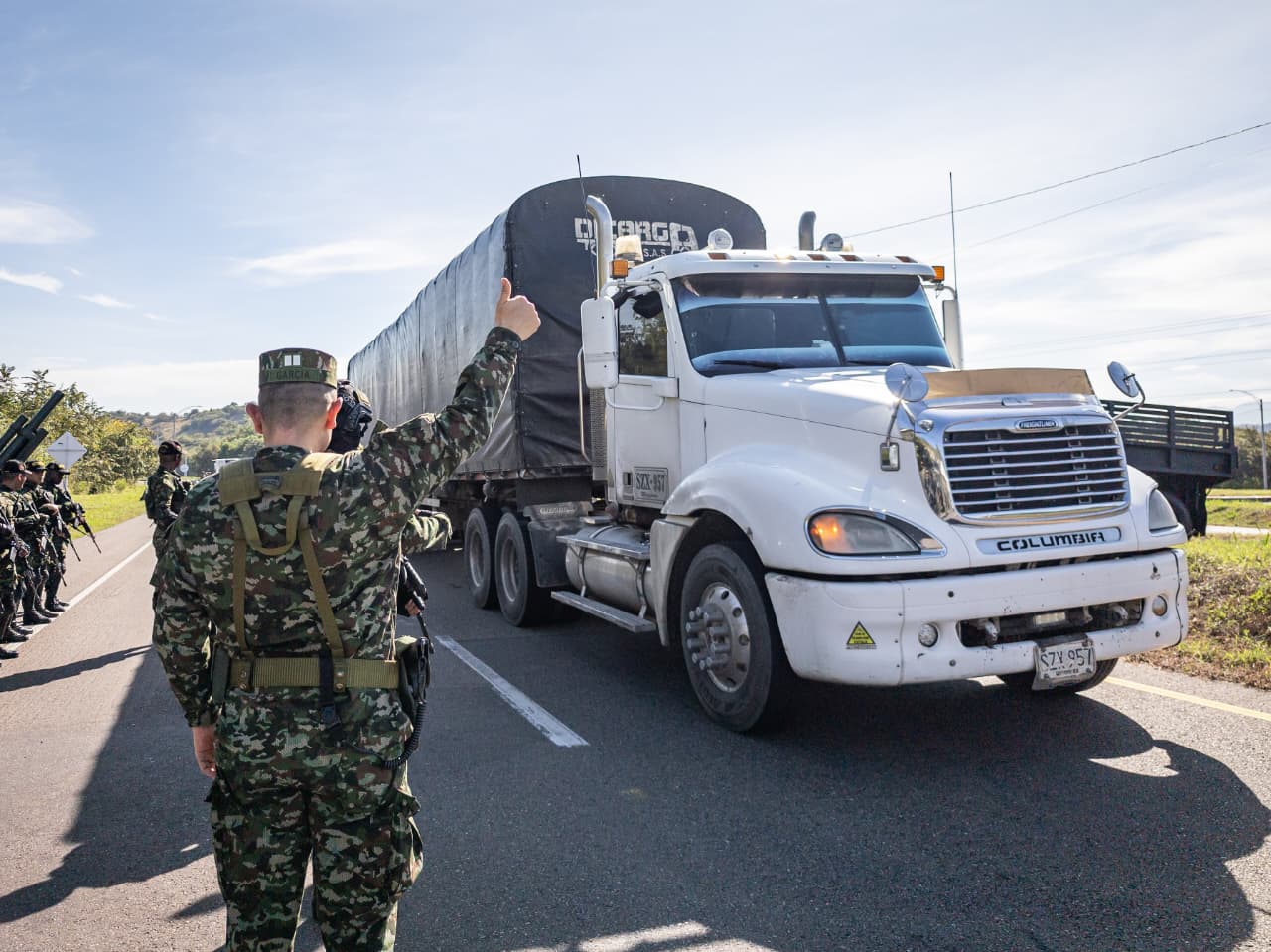 Ejército Nacional acompaña a los huilenses y visitantes, con un amplio dispositivo de seguridad en todo el departamento