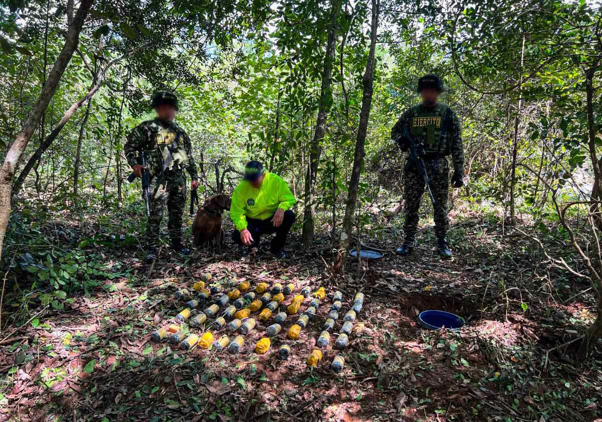 EI Ejército Nacional evita acciones terroristas, tras la destrucción de depósito ilegal con explosivos en el Huila