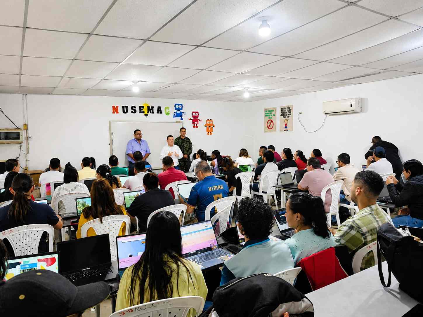 Capacitaciones sobre el portal “Colombia Aprende” fortalecen el acceso a la educación en territorios apartados del país