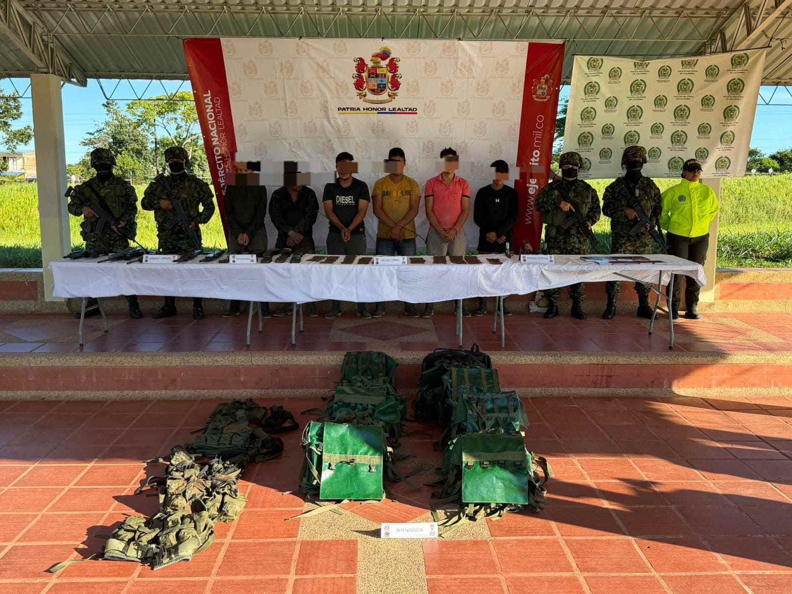 Golpe al ELN en Arauca: dos sujetos neutralizados, seis capturados y un menor rescatado tras operación militar del Ejército