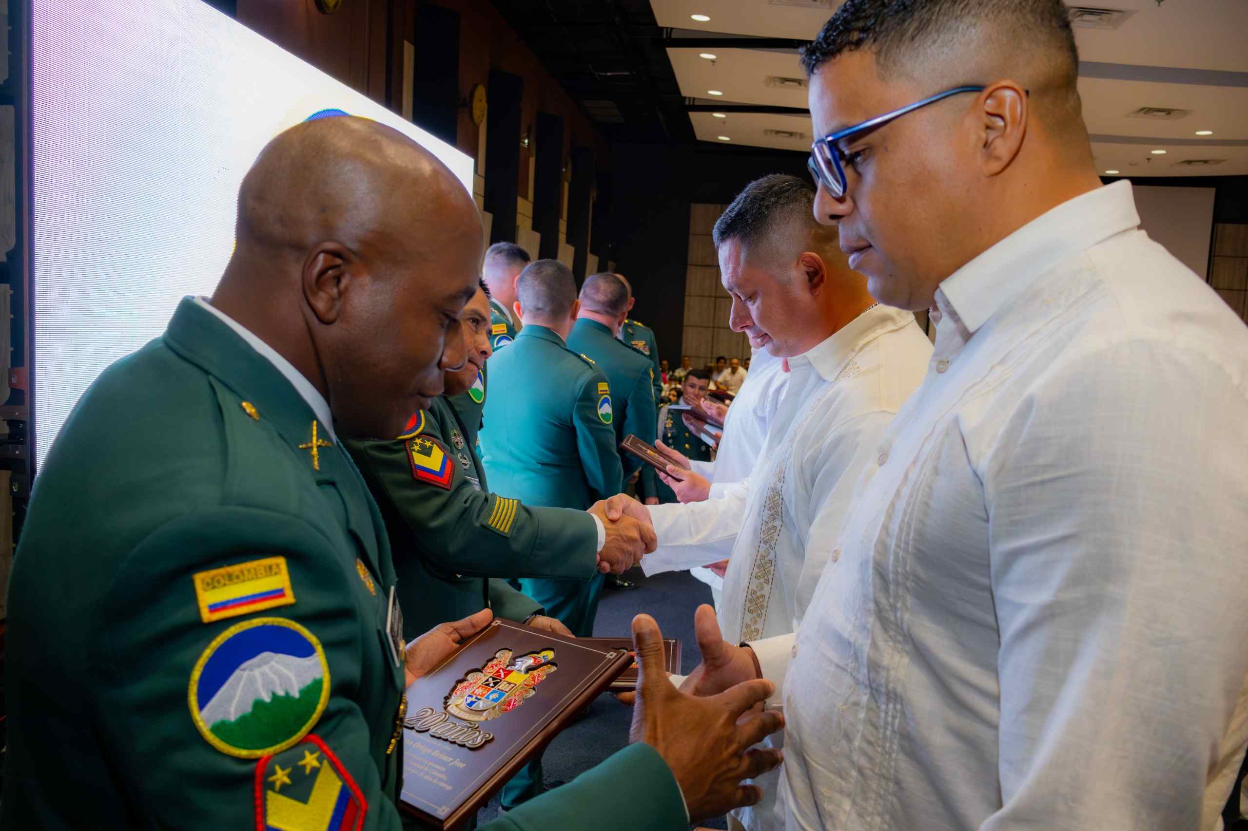 Tras dos décadas de servicio, 228 soldados profesionales culminan su carrera militar en la Sexta Brigada