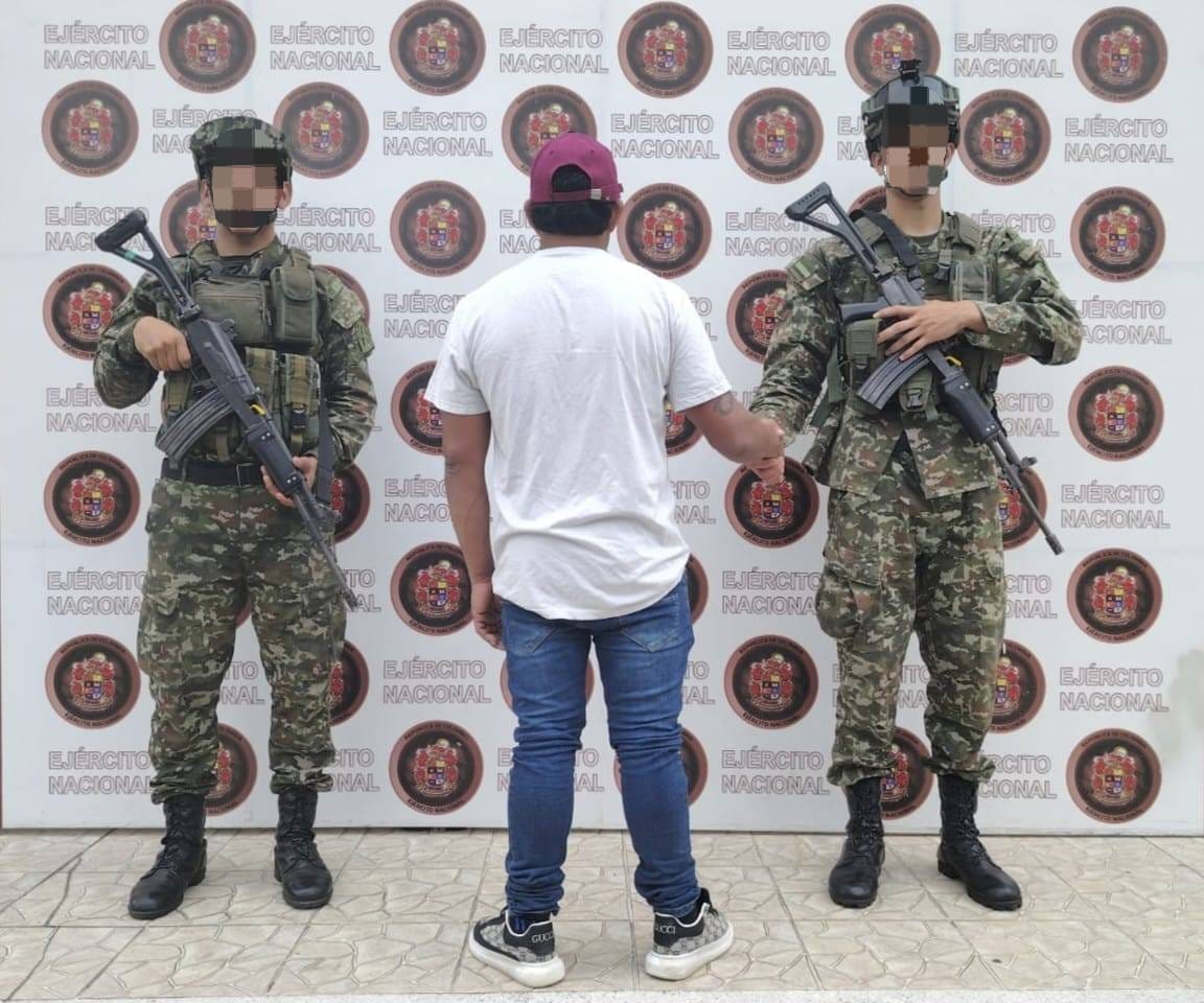 El Ejército Nacional logró el sometimiento a la justicia de un integrante del GAO-r Segunda Marquetalia, en el departamento de Risaralda