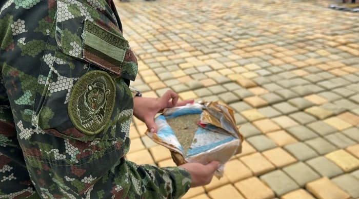 Ejército Nacional asesta contundente golpe al narcotráfico en Putumayo con la incautación de más de 12 toneladas de marihuana ocultas en una embarcación