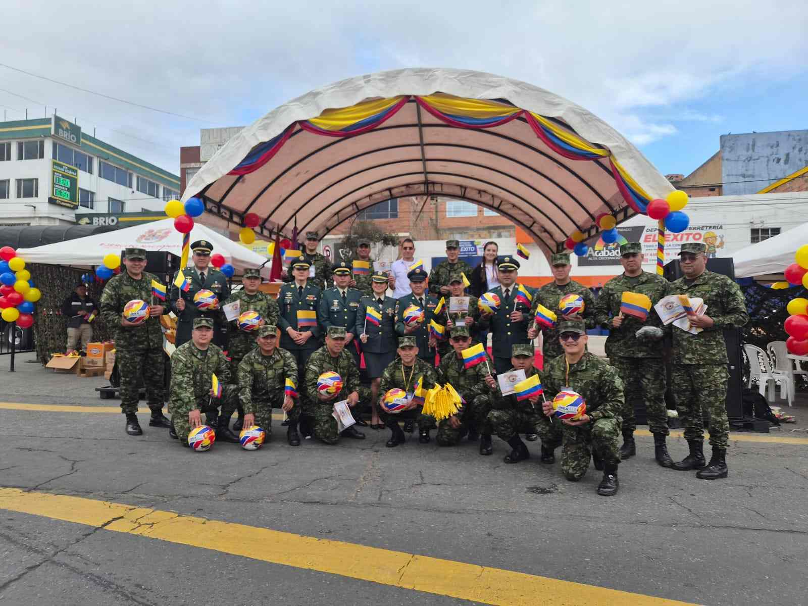 Ciudad Bolívar fue escenario del desfile militar y policial en conmemoración de los 216 años de la Independencia Nacional