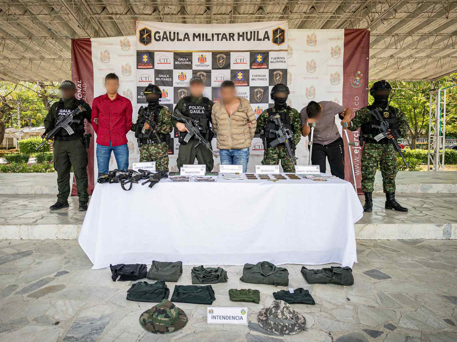 Golpe a la Estructura Rodrigo Cadete: tres capturados y armamento incautado en el Huila