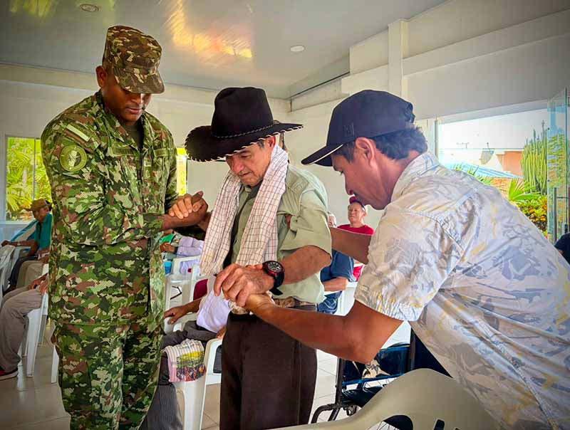 El Ejército Nacional honra el legado de quienes forjaron la historia de Colombia a través del proyecto Vida Digna