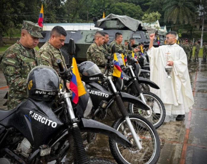 Con una solemne eucaristía en honor a la Virgen del Carmen, la Décima Segunda Brigada encomendó la protección de sus soldados y bendijo el parque automotor