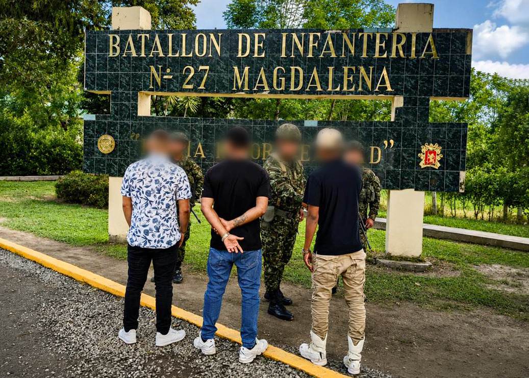 La presión operacional de la Novena Brigada continúa debilitando la Segunda Marquetalia en el Huila: tres integrantes se sometieron a la justicia