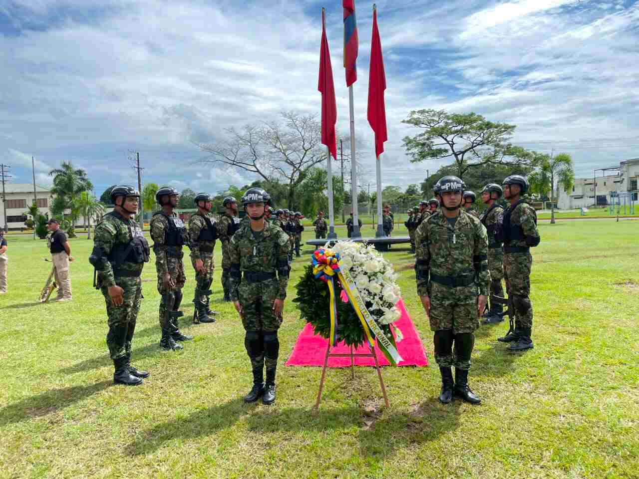 Cuarta División conmemora el Día del Ejército Nacional, con actos solemnes en Meta, Guaviare y Vaupés