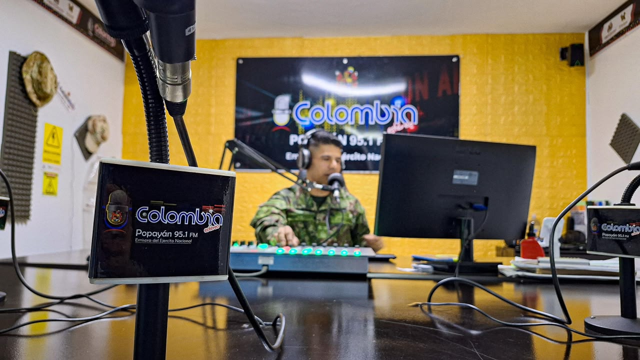 Red de Emisoras del Ejército Nacional pone sus micrófonos al servicio de las familias que buscan a sus seres queridos