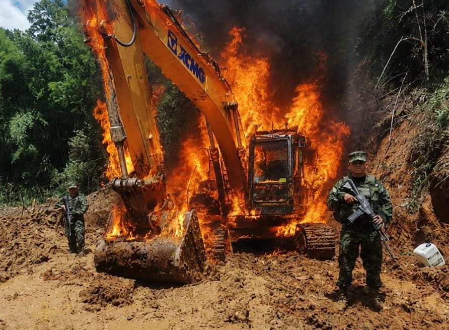 Tropas de la Primera División del Ejército golpean actividades de minería ilegal vinculadas al Clan del Golfo, en Vegachí, Antioquia