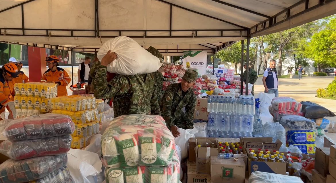 Más de 10 toneladas de ayudas humanitarias se recolectaron en el primer día de la Donatón por los damnificados del terremoto