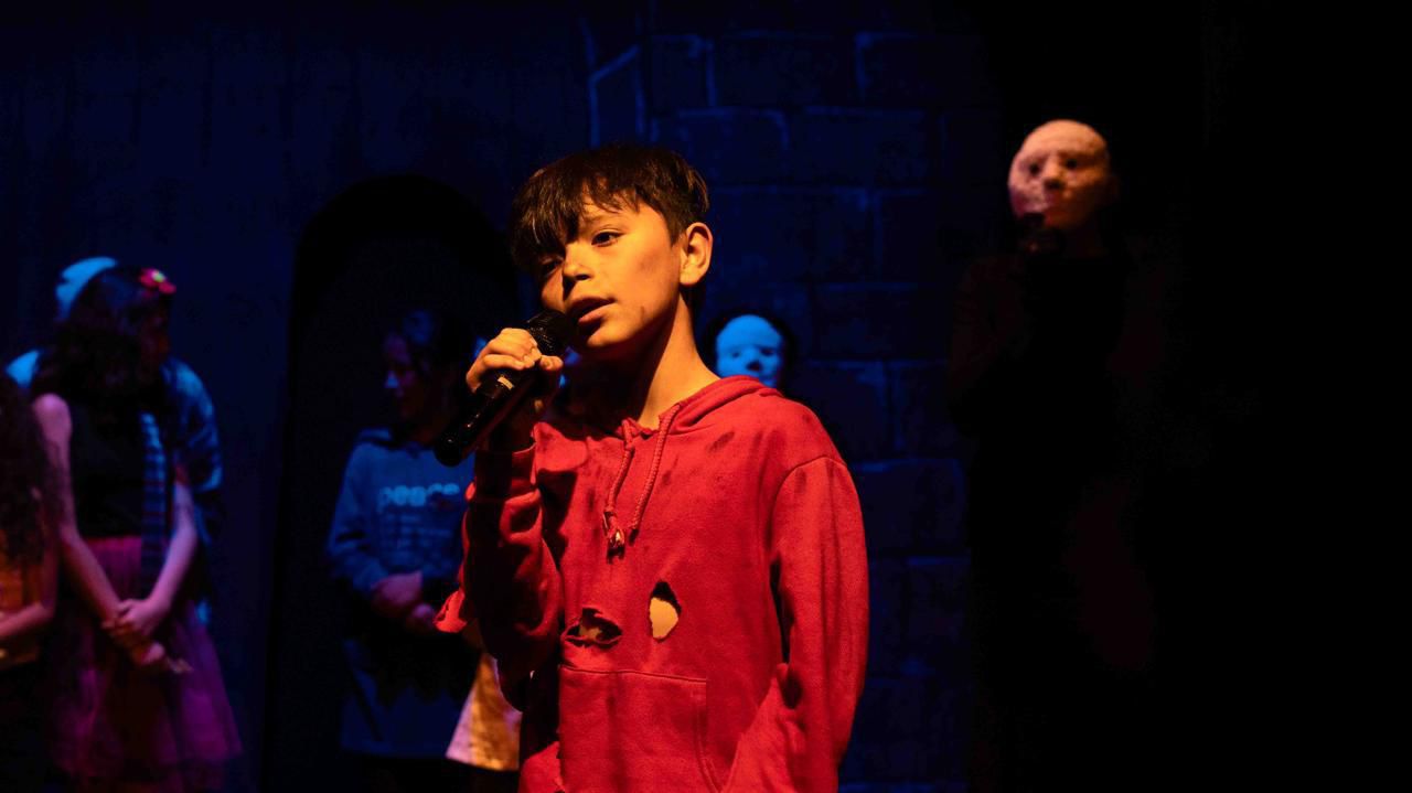 Andrés Santiago Amaya: un estudiante que encontró en el teatro una forma de contar el mundo
