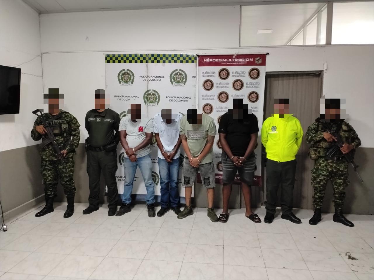 Ejército Nacional y Policía Antinarcóticos capturan a cuatro presuntos integrantes del GAO residual Bloque Occidental Jacobo Arenas, en Cali