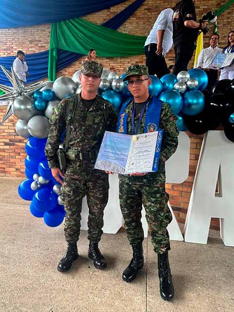 De las filas del Ejército a las aulas: la historia de un soldado que eligió servir también desde la salud