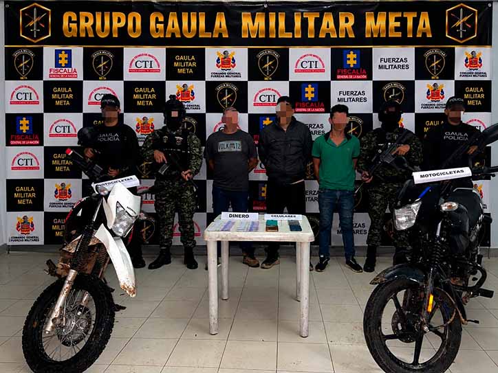 Ejército Nacional y Policía capturan en flagrancia a tres presuntos integrantes del Clan del Golfo por extorsión en Barranca de Upía, Meta