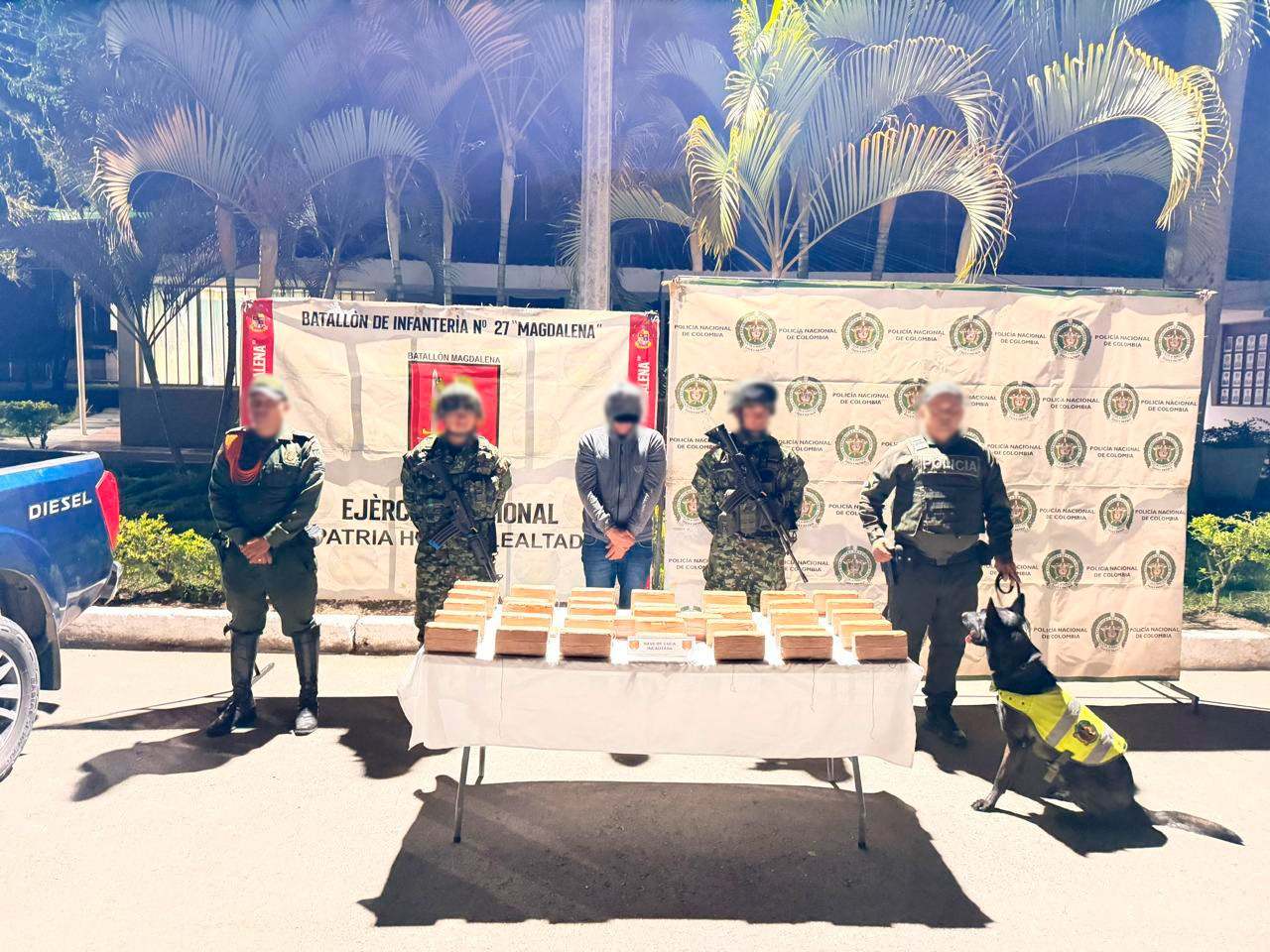 Ejército Nacional captura en flagrancia a un hombre e incauta 38 kilos de pasta base de coca en Pitalito